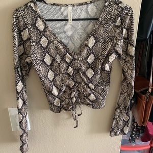 Cute trendy snake top